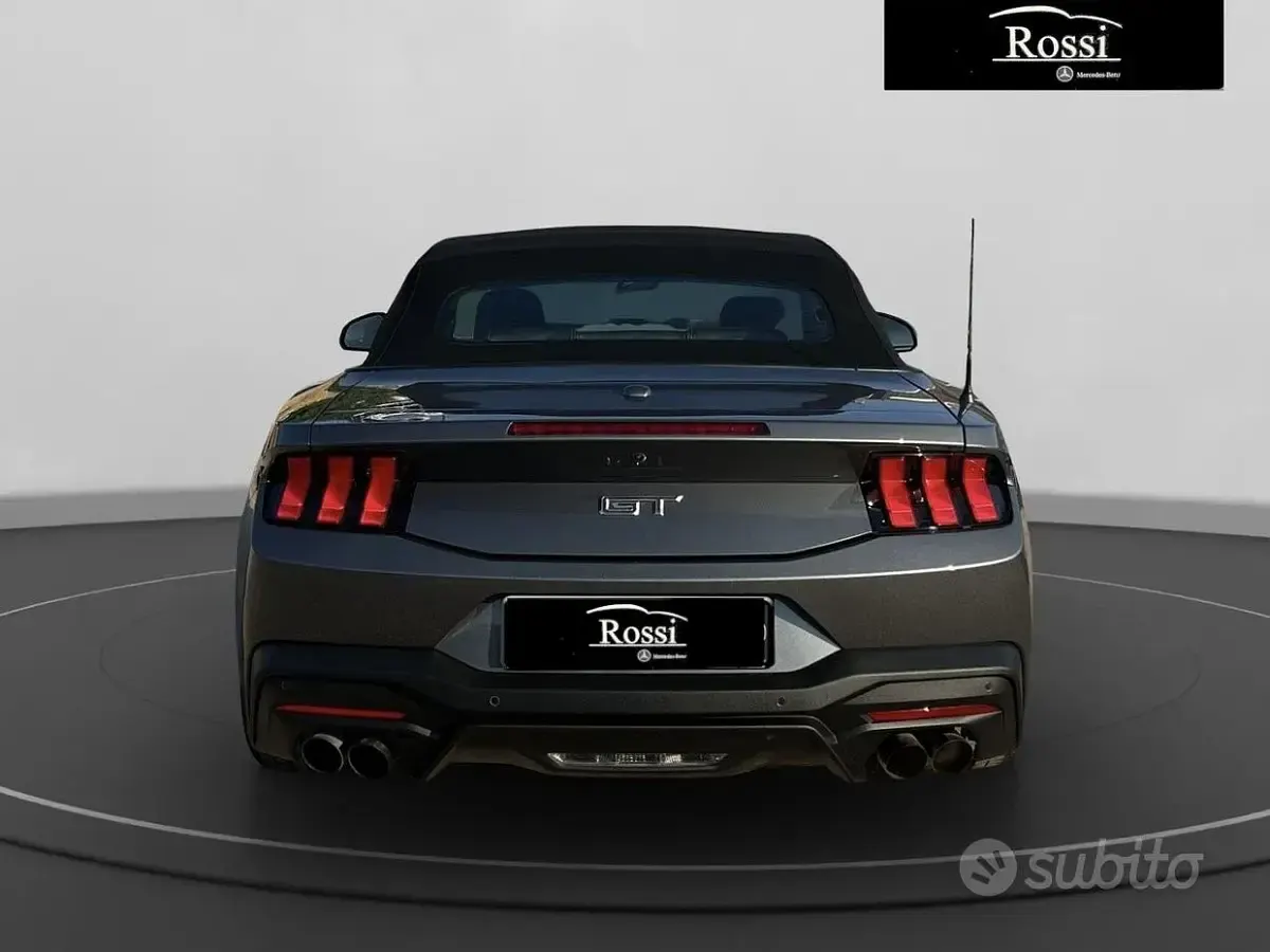 Usata Ford Mustang Convertible 2024 Grigio Cabrio