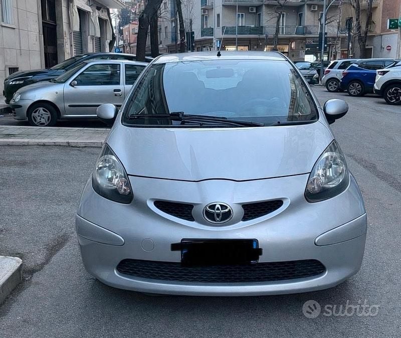 Usata Toyota Aygo 68 CV (50 kW) 2008 Grigio Utilitaria