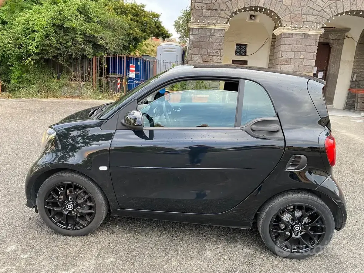 Usata Smart ForTwo Coupé Passion 90 CV (66 kW) 2019 Nero Coupé