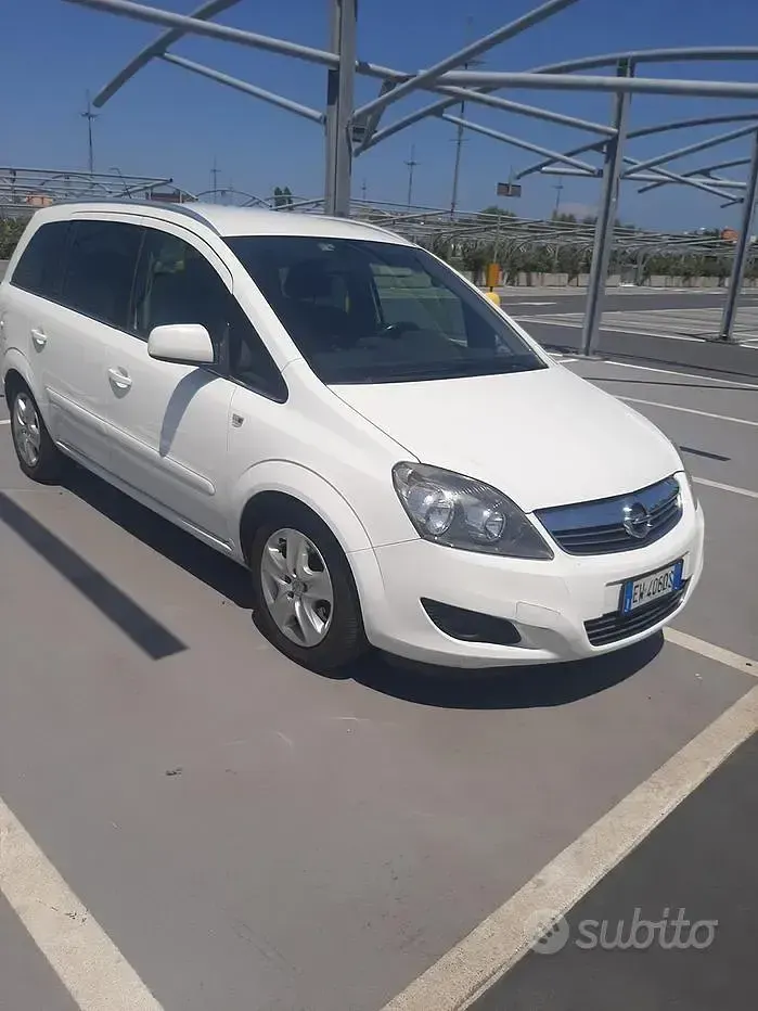 Usata Opel Zafira 110 CV (80 kW) 2014 Bianco Monovolume