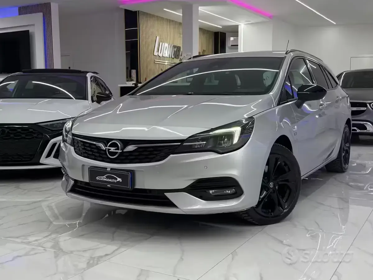 Usata Opel Astra Ultimate 122 CV (89 kW) 2020 Grigio Station wagon