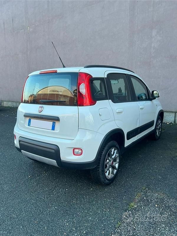 Usata Fiat Panda 4x4 S 95 CV (69 kW) 2017 Bianco Utilitaria