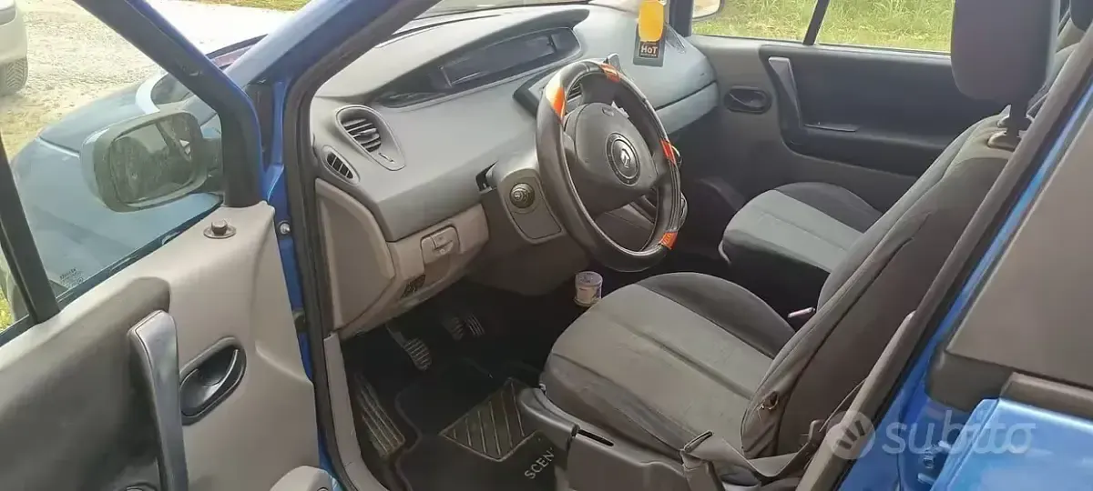 Usata Renault Scénic 120 CV (88 kW) 2005 Bluazzurro Monovolume