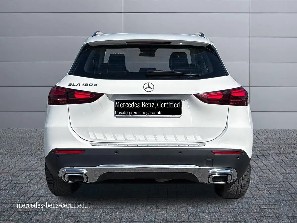 Usata Mercedes GLA180 Advanced 116 CV (85 kW) 2023 Bianco SUV