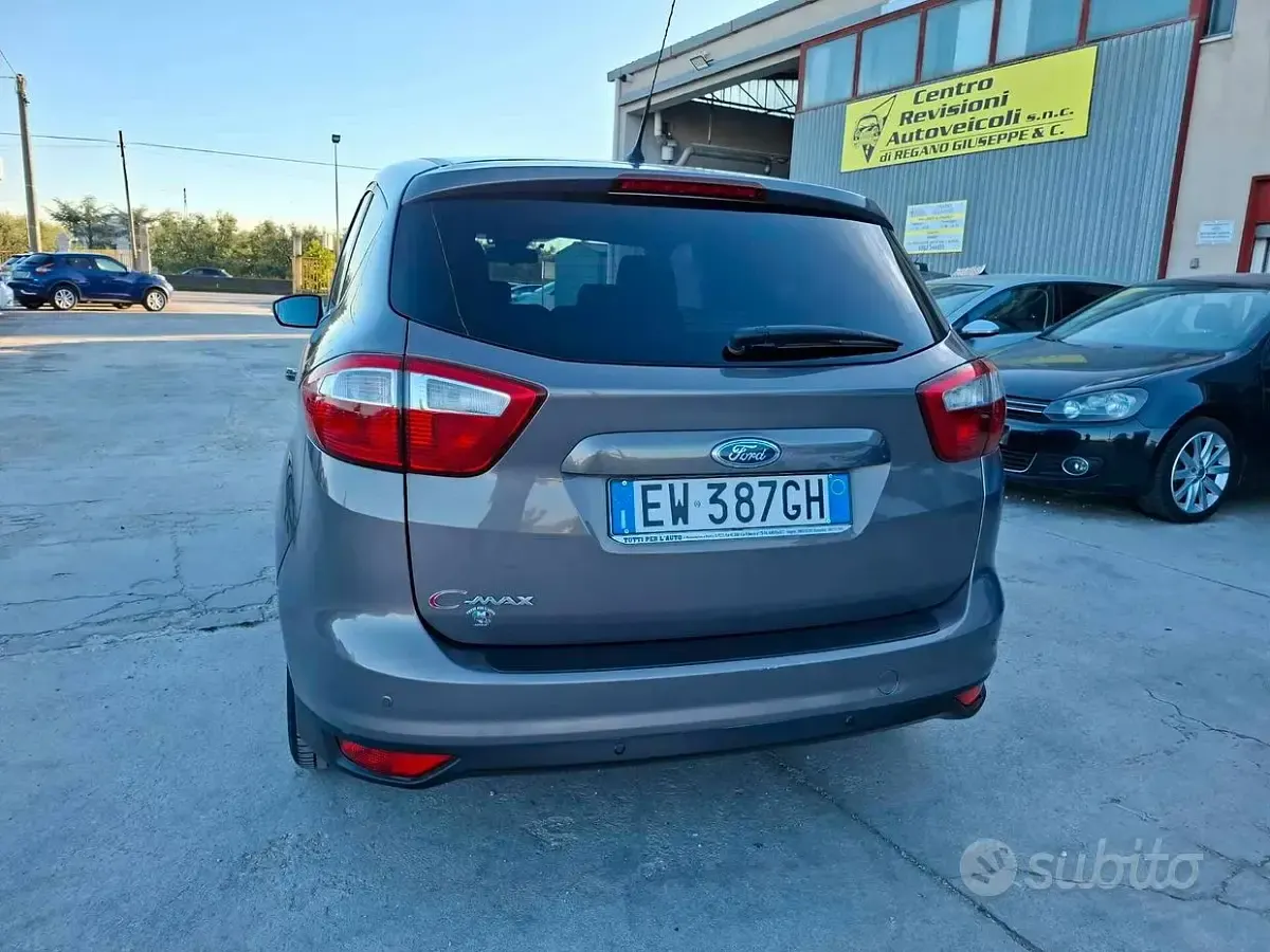 Usata Ford C-MAX Titanium 116 CV (85 kW) 2014 Grigio Monovolume