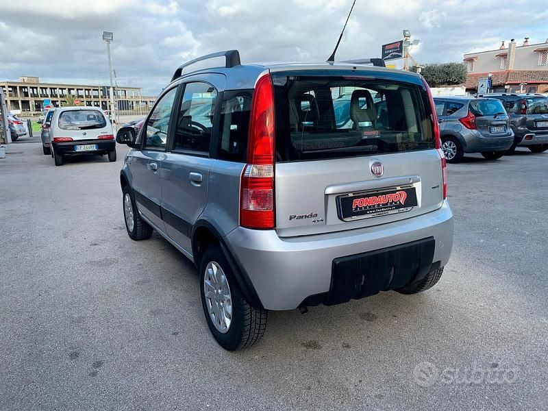 Usata Fiat Panda 4x4 60 CV (44 kW) 2010 Grigio Utilitaria