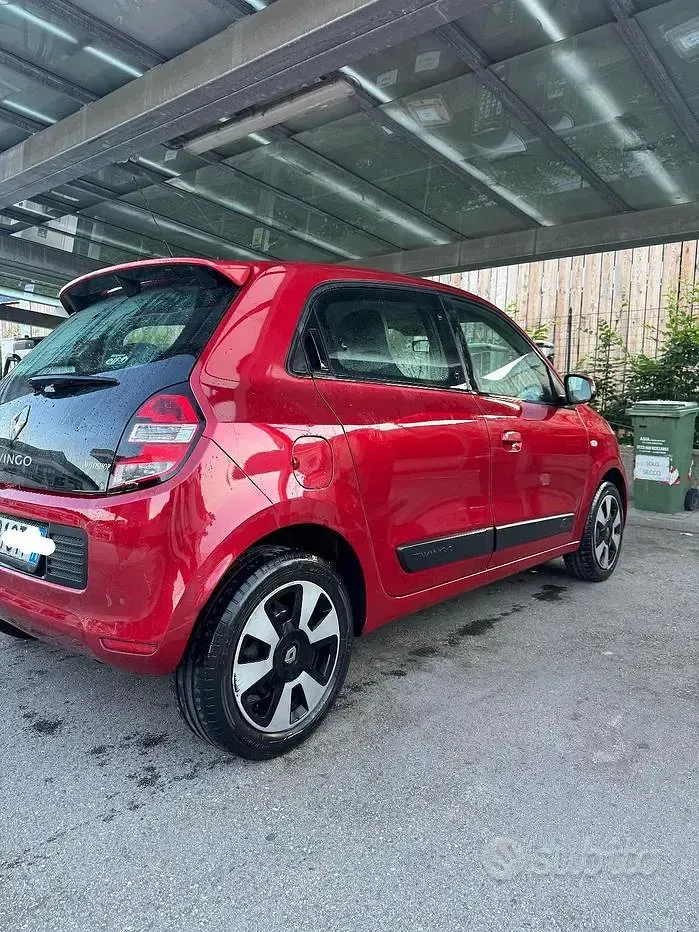 Usata Renault Twingo SE 71 CV (52 kW) 2014 Rosso Utilitaria