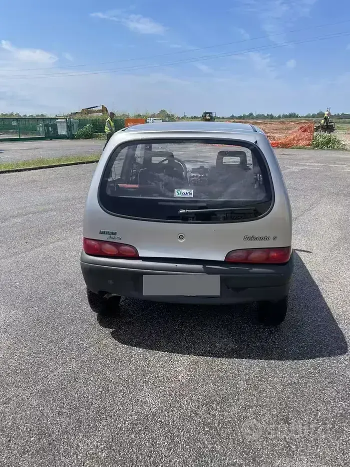 Usata Fiat 600 39 CV (28 kW) 1998 Grigio Berlina