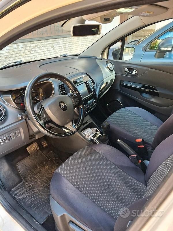 Usata Renault Captur 90 CV (66 kW) 2014 Bianco SUV