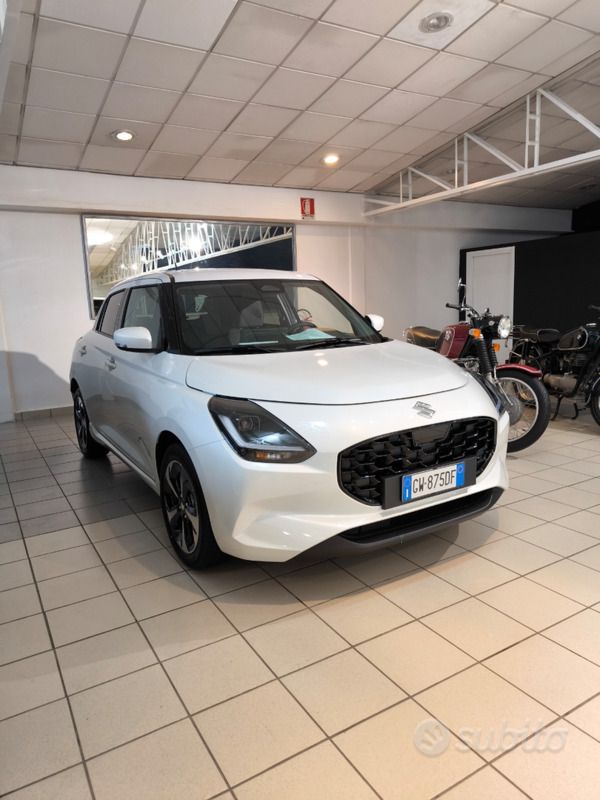 Usata Suzuki Swift 83 CV (61 kW) 2024 Bianco Utilitaria