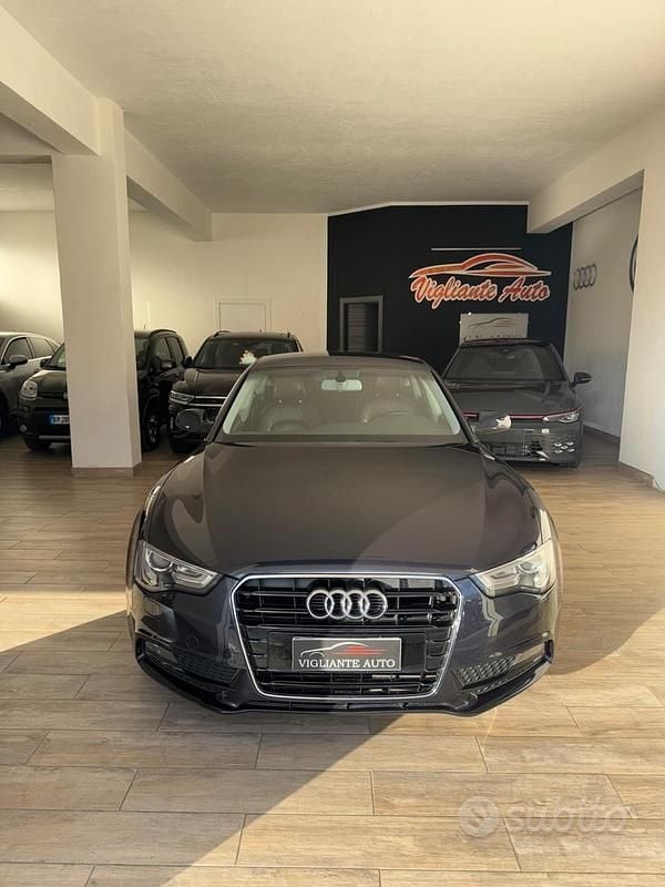 Usata Audi A5 Advanced 177 CV (130 kW) 2011 Blu Coupé