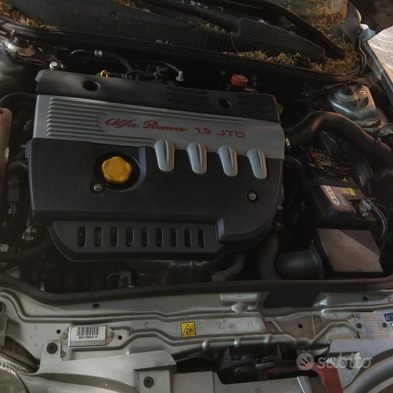 Second-hand Alfa Romeo 147 2004 Gri Hatchback