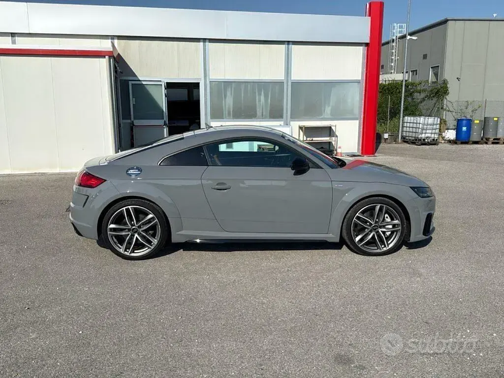 Usata Audi TT 245 CV (180 kW) 2020 Grigio metallizzato Coupé