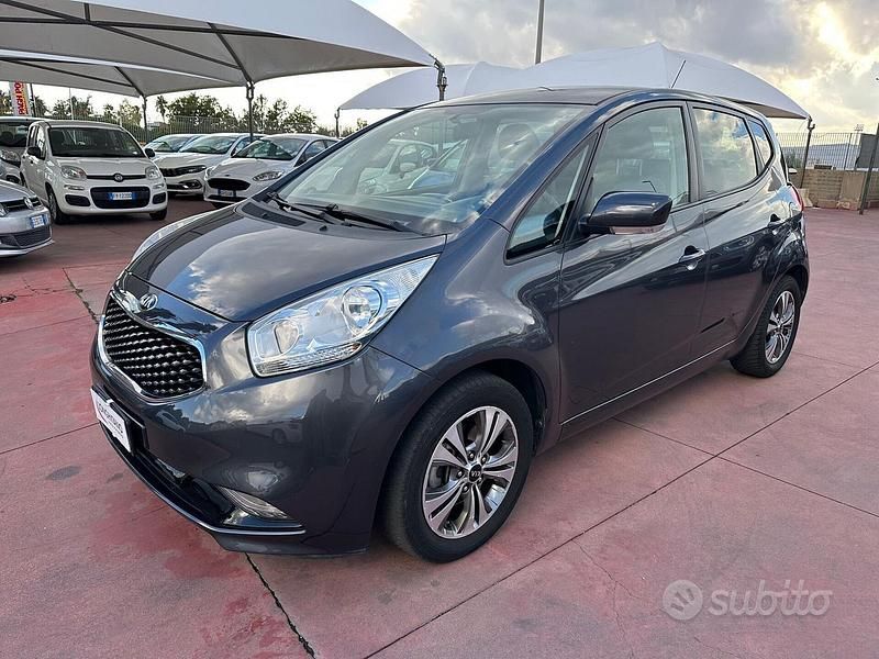 Usata Kia Venga 90 CV (66 kW) 2015 Grigio Utilitaria