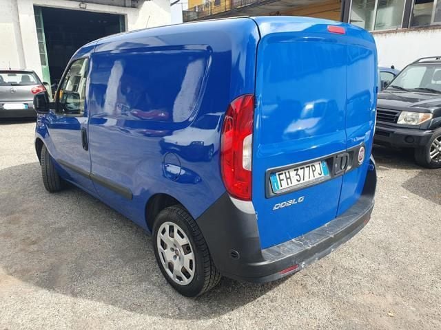 Usata Fiat Doblò 95 CV (69 kW) 2017 Blu/azzurro Monovolume