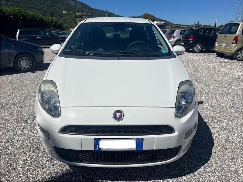 Bianco Usata 2017 Fiat Punto Street Tre volumi | 7500 € (Buon prezzo) - Immagine 1/4