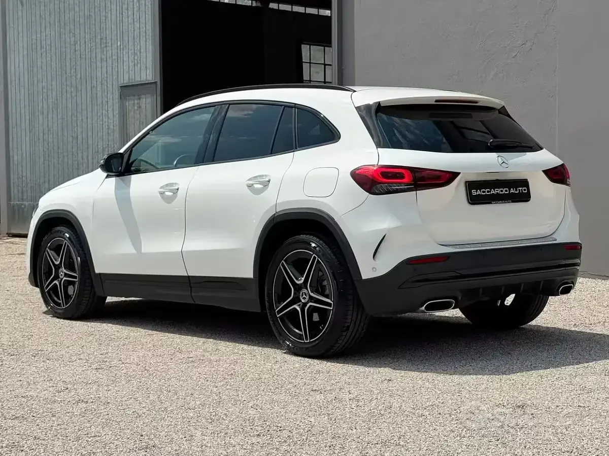 Usata Mercedes GLA200 Premium 150 CV (110 kW) 2021 Bianco SUV