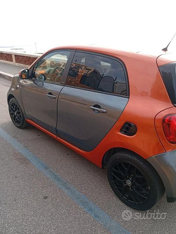 Usata Smart ForFour Prime 71 CV (52 kW) 2015 Grigio Utilitaria