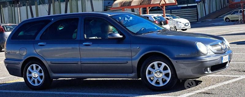 Usata Lancia Lybra 2003 Grigio Station wagon