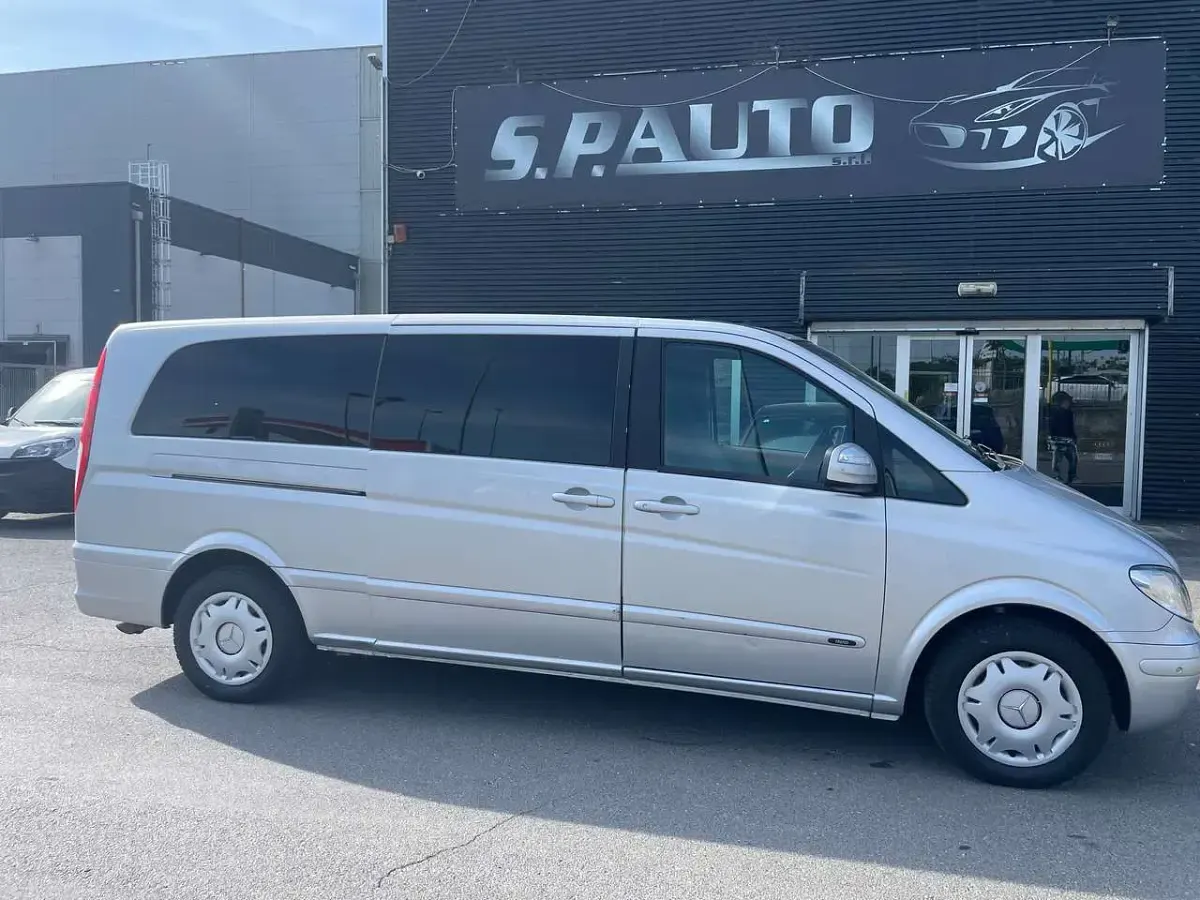 Usata Mercedes Viano 116 CV (85 kW) 2010 Argento Monovolume