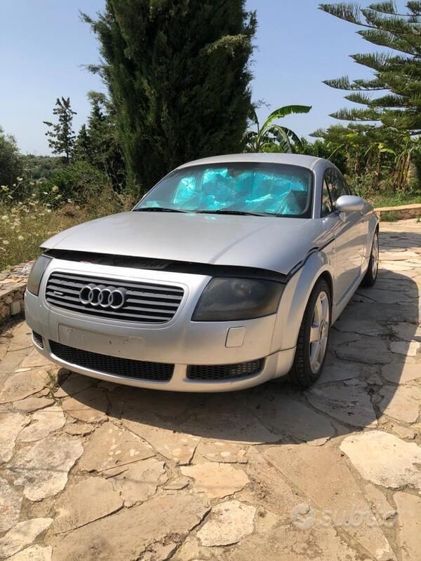 Usata Audi TT 225 CV (165 kW) 2001 Grigio Coupé