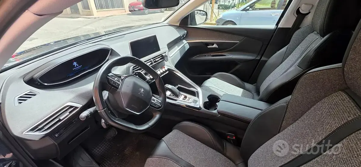 Usata Peugeot 3008 Allure 131 CV (96 kW) 2019 Nero SUV