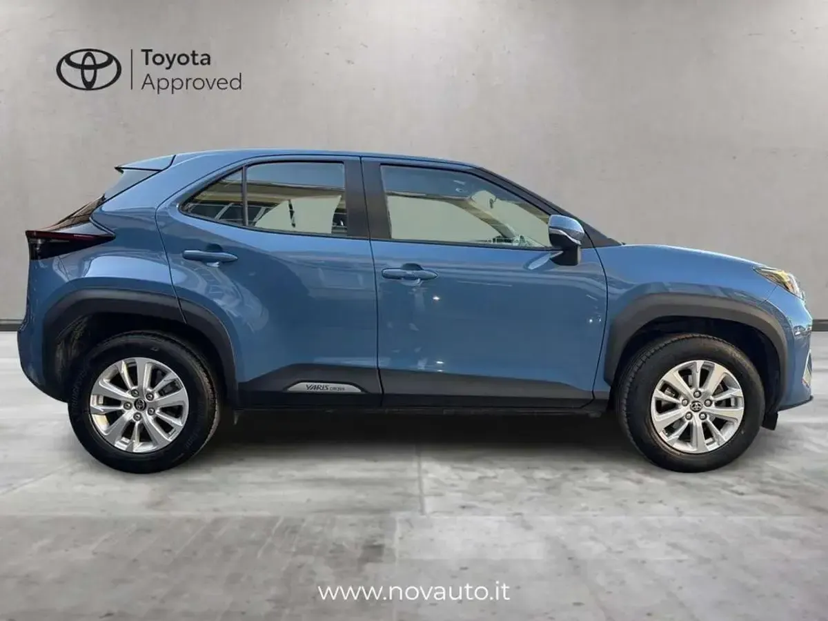 Usata Toyota Yaris Cross Business Edition 116 CV (85 kW) 2022 Blu SUV