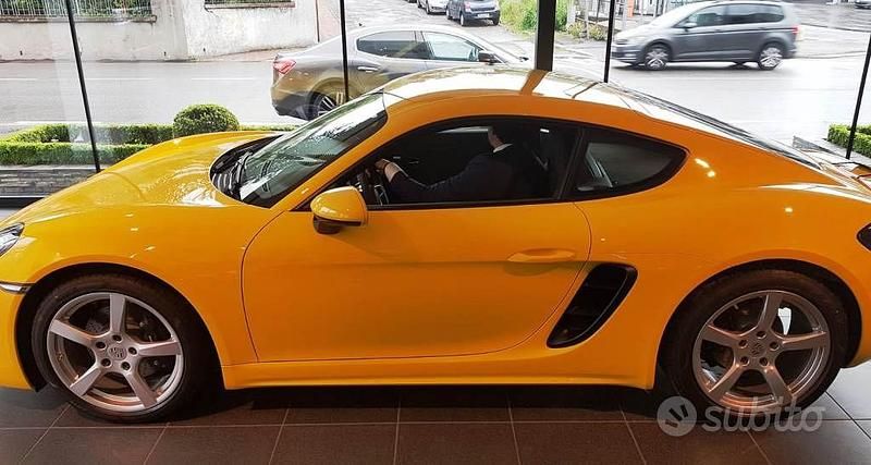 Usata Porsche 718 300 CV (220 kW) 2018 Giallo Coupé