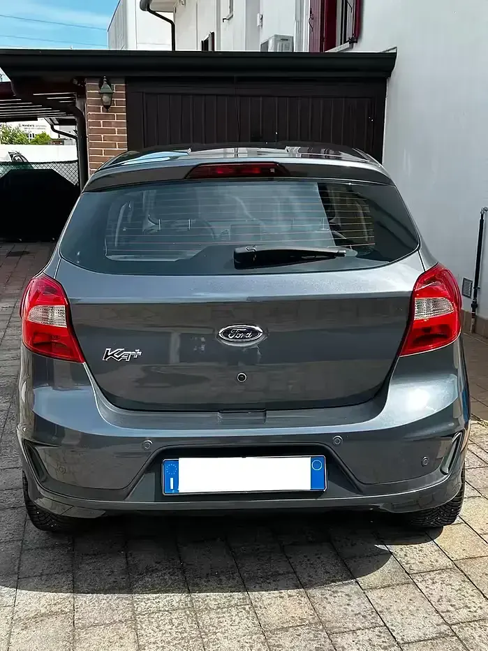 Usata Ford Ka Plus 95 CV (69 kW) 2019 Grigio Utilitaria