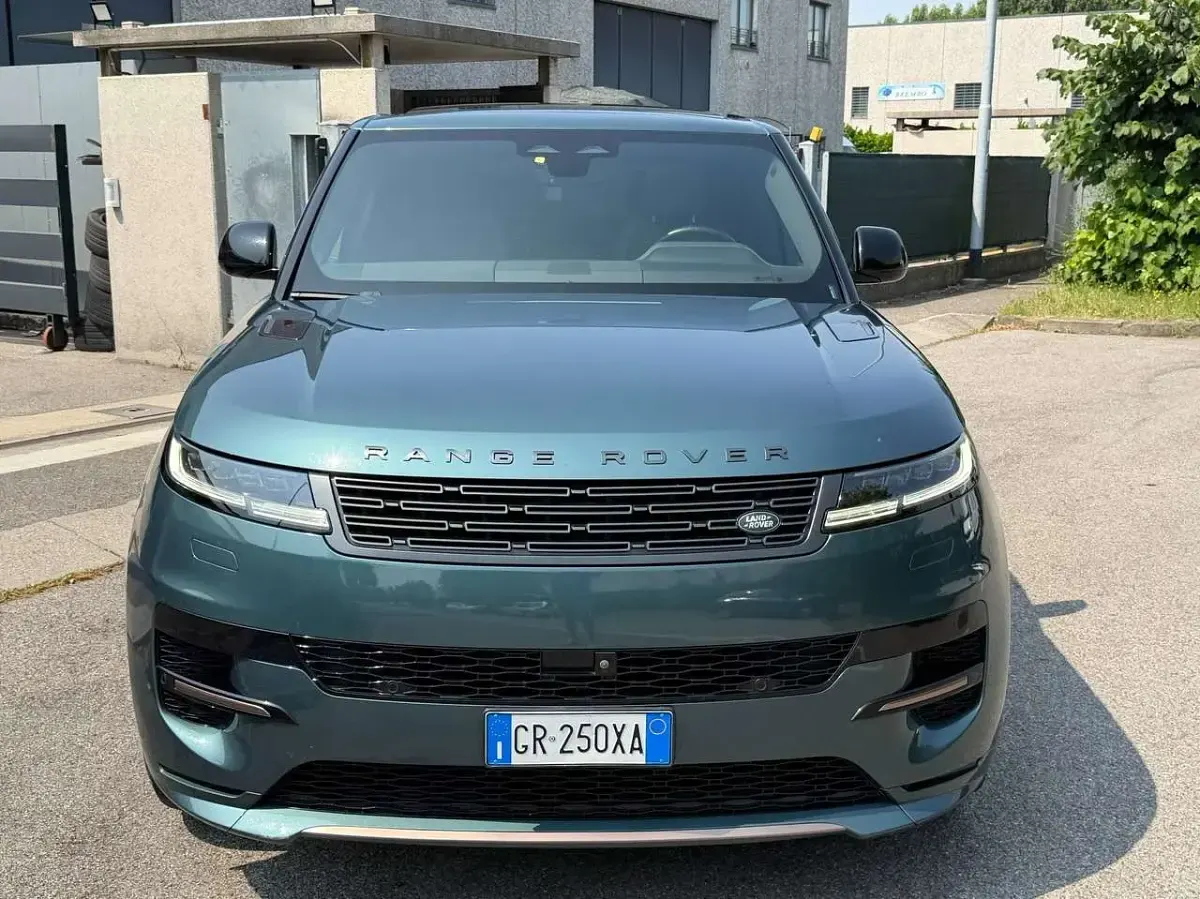 Usata Land Rover Range Rover Sport SE Dynamic 249 CV (183 kW) 2023 Giola green metallizzato SUV