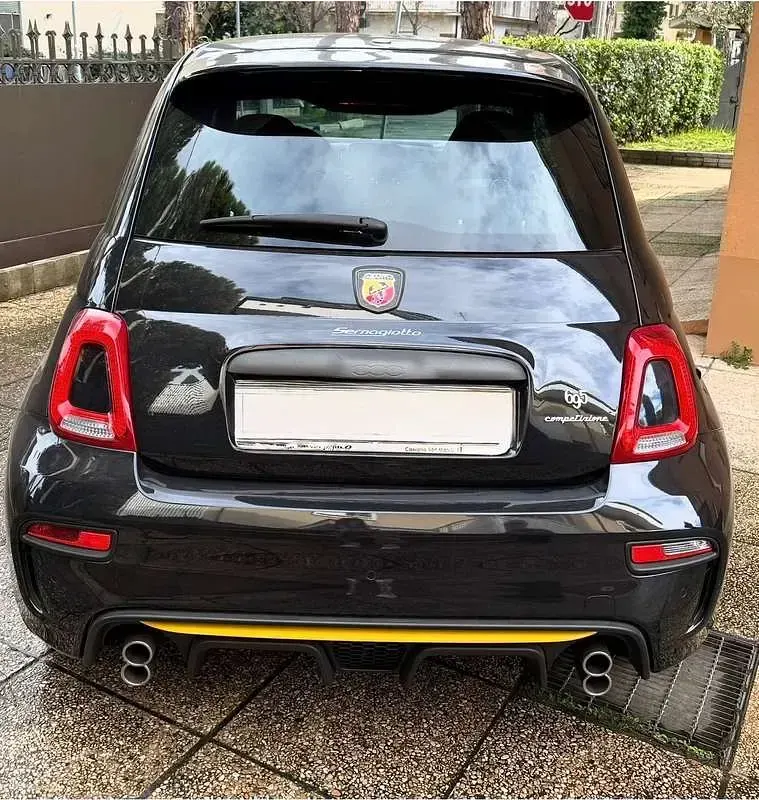 Usata Abarth 695C Competizione 179 CV (131 kW) 2024 Nero Cabrio
