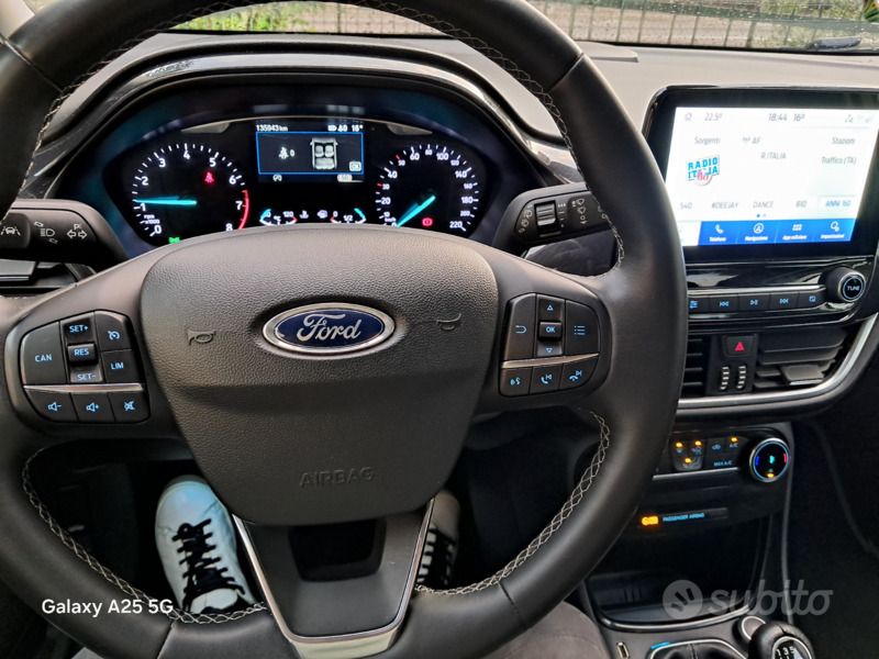 Usata Ford Puma 90 CV (66 kW) 2021 Grigio Berlina