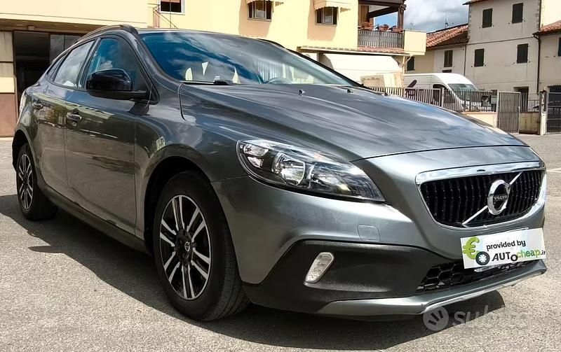 Usata Volvo V40 CC Business Edition 120 CV (88 kW) 2018 Grigio Station wagon