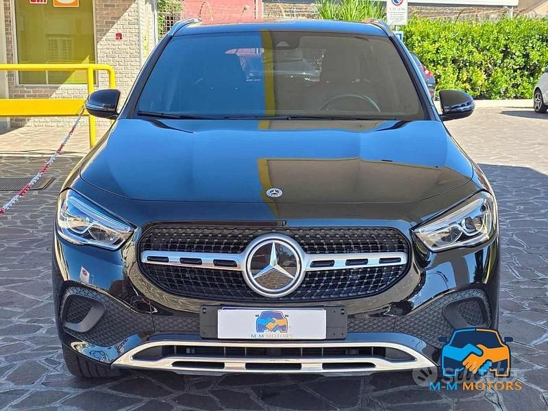 Begagnad Mercedes GLA200 Premium 150 HK (110 kW) 2023 Svart SUV