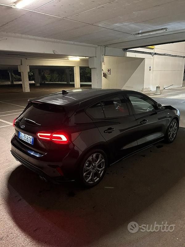 Usata Ford Focus ST-Line 120 CV (88 kW) 2023 Nero Berlina