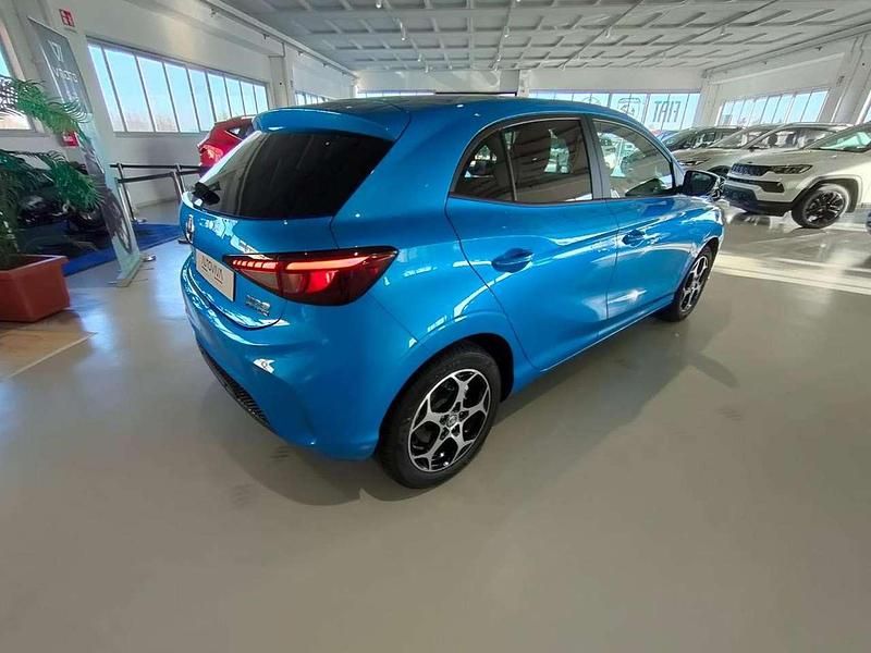 Nuova MG MG3 Luxury 102 CV (75 kW) 2026 Blu Utilitaria