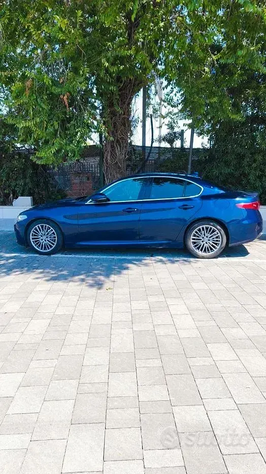 Usata Alfa Romeo Giulia 190 CV (139 kW) 2018 Bluazzurro Berlina