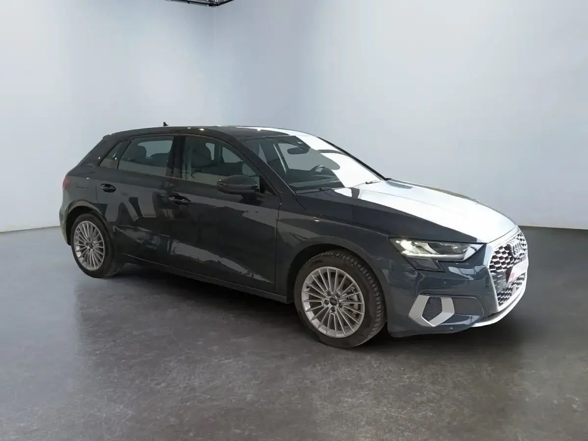 Usata Audi A3 Sportback Advanced 150 CV (110 kW) 2024 Grigio Utilitaria