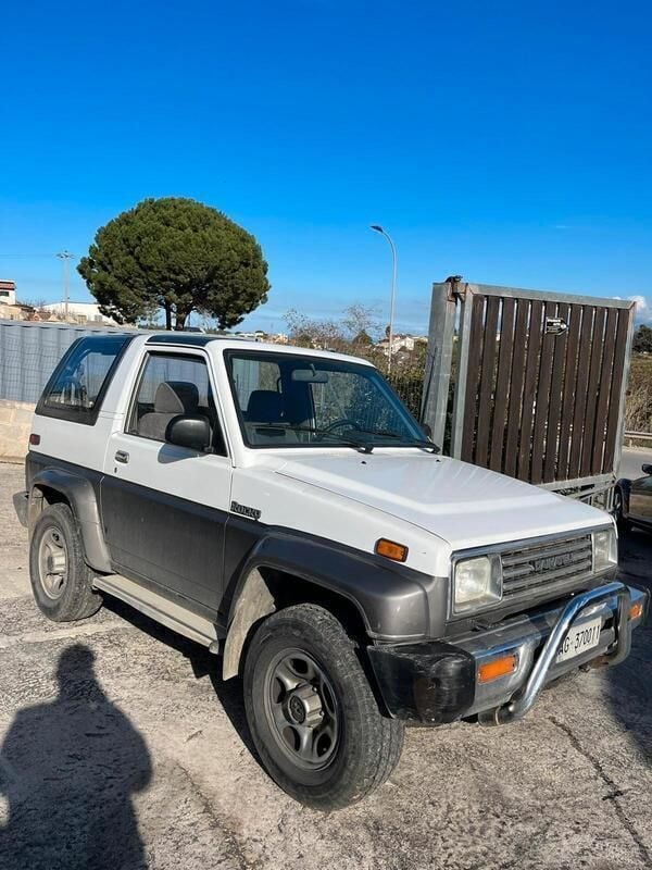 Bianco Usata 1992 Daihatsu Rocky SUV | 5500 € - Immagine 1/4