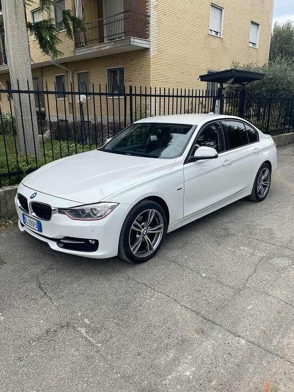 Usata BMW 318 Sport Line 143 CV (105 kW) 2012 Berlina