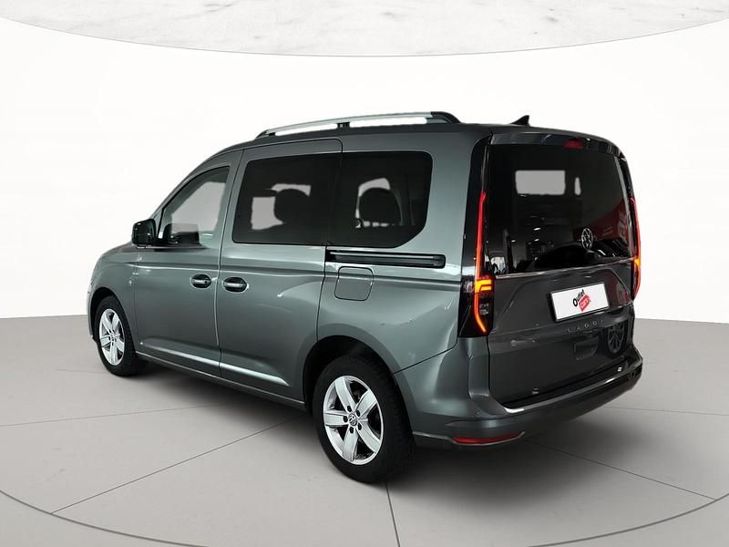 Usata VW Caddy Style 122 CV (89 kW) 2021 X3 grigio indio metallizzato Monovolume