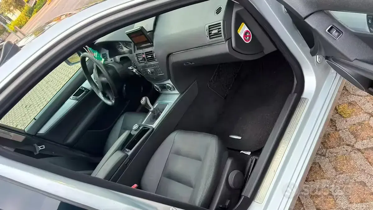 Usata Mercedes C200 184 CV (135 kW) 2007 Grigio Berlina