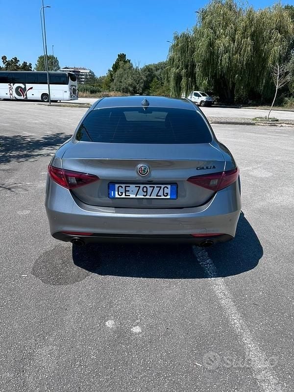 Usata Alfa Romeo Giulia Sprint 160 CV (117 kW) 2021 Berlina