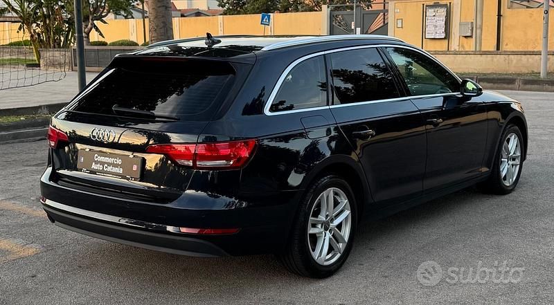 Usata Audi A4 Business 150 CV (110 kW) 2018 Blu Station wagon