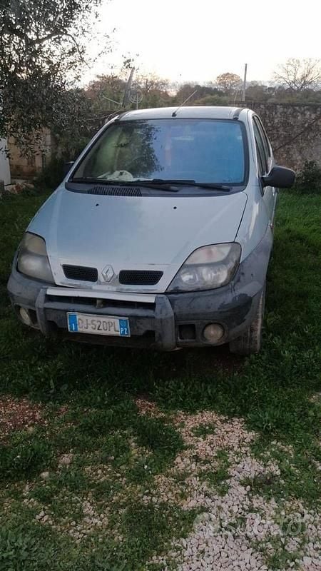 Grigio Usata 2003 Renault Scénic Dynamique Monovolume | 700 € (Buon prezzo) - Immagine 1/4
