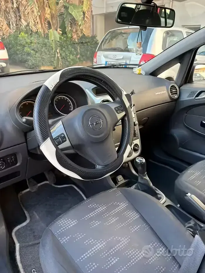 Usata Opel Corsa 2011 Utilitaria