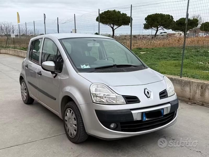 Usata Renault Modus Dynamique 74 CV (54 kW) 2008 Grigio Monovolume