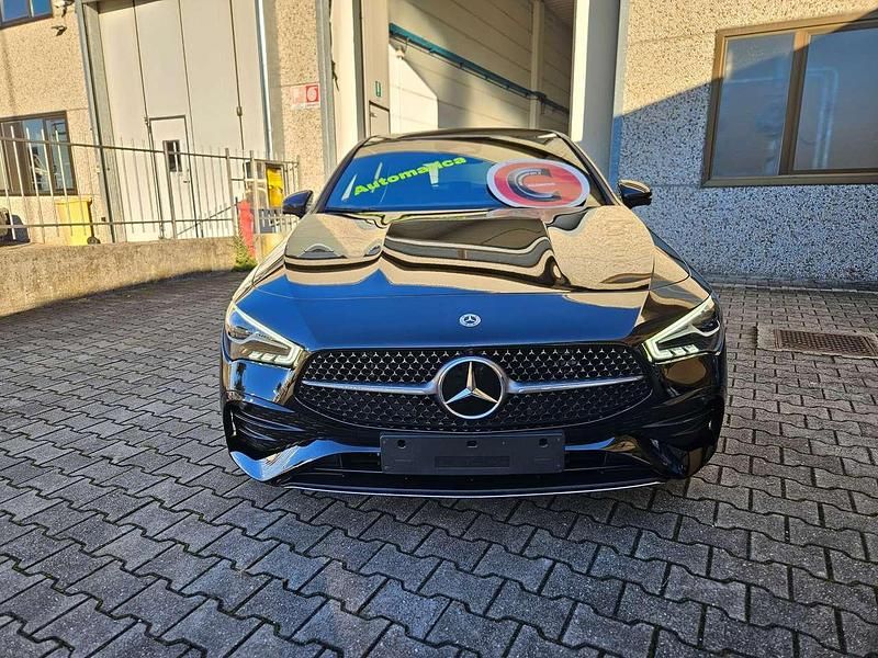Usata Mercedes CLA200 Advanced Plus 163 CV (119 kW) 2024 Metallizzato  nero Station wagon