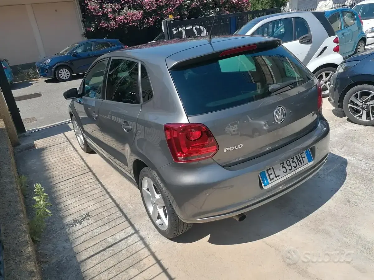 Usata VW Polo Comfortline 90 CV (66 kW) 2012 Grigio Utilitaria