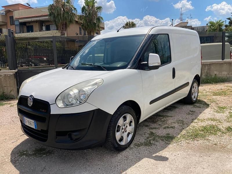 Usata Fiat Doblò 89 CV (65 kW) 2011 Bianco Monovolume